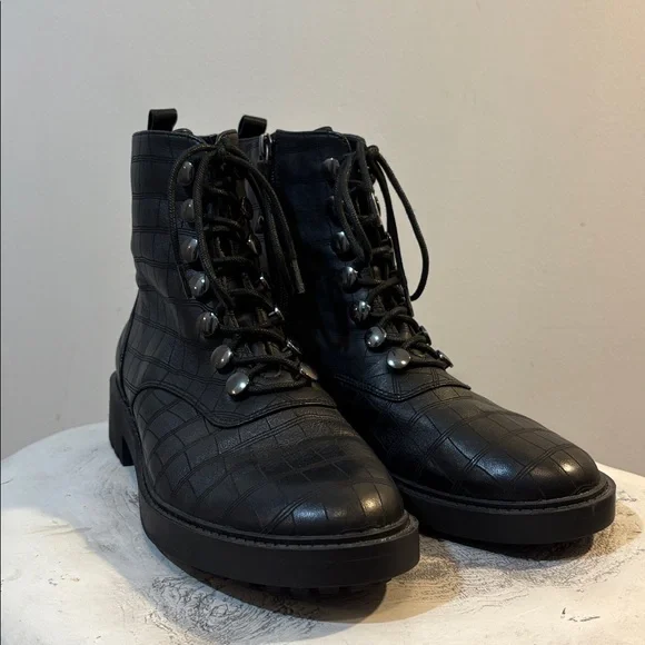 Black Lace Up Combat Style Snake / Croc Reptile Embossed Ankle Boots, size 8 - Picture 2 of 13